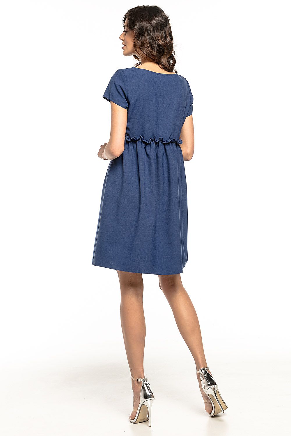 Tessita's exquisite daydress design revealing quality materials, featuring 95% polyester for comfort and elegance.