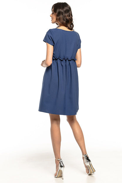 Tessita's exquisite daydress design revealing quality materials, featuring 95% polyester for comfort and elegance.