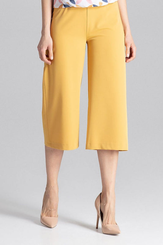 Elegant 7/8 Length Women’s Trousers by Figl showcasing a luxurious wide cut and high-quality fabric, perfect for modern women.