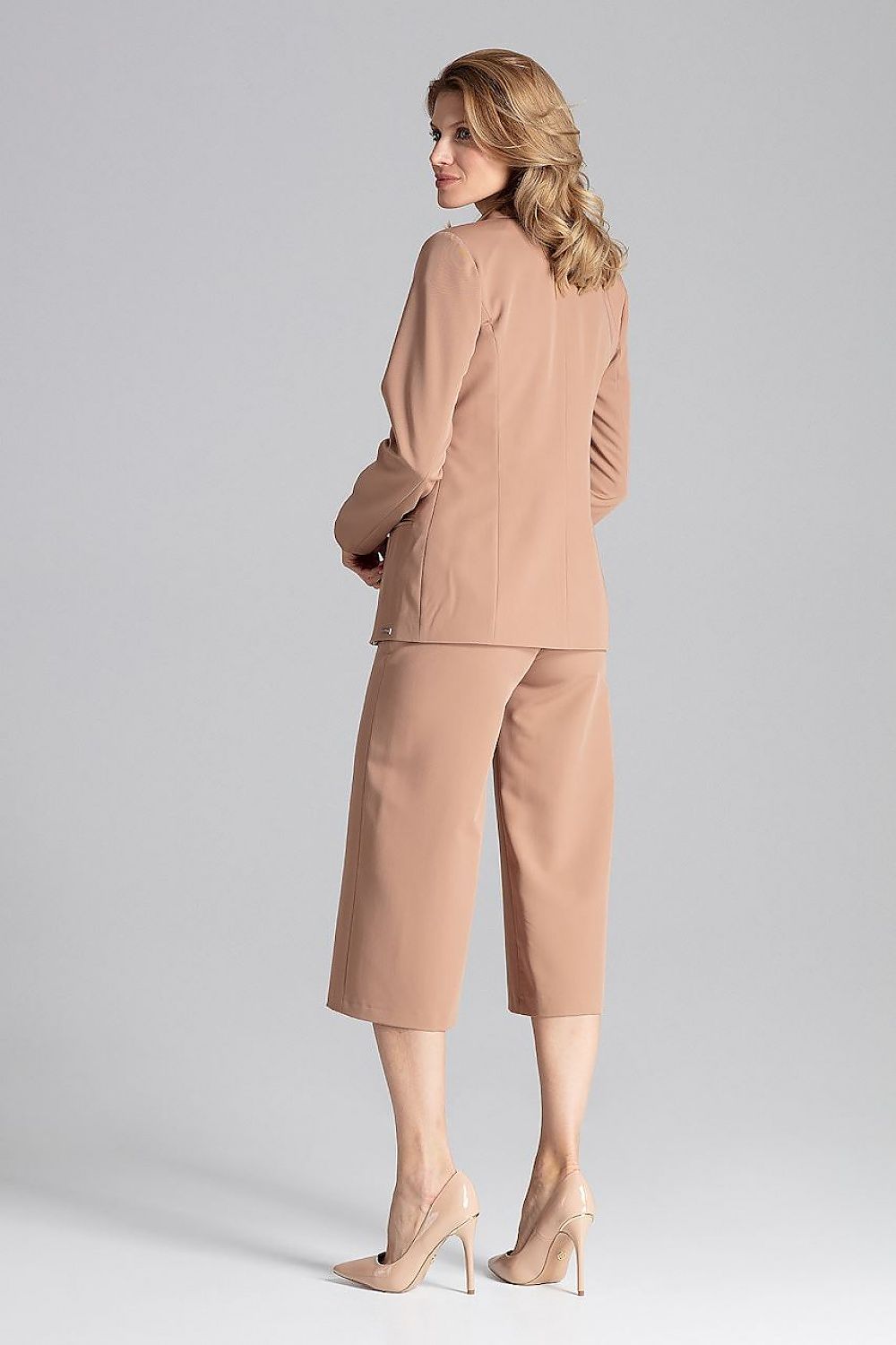 Timeless Figl One-Button Jacket - Bespoke fit available in multiple sizes perfect for enhancing your silhouette with sophistication.