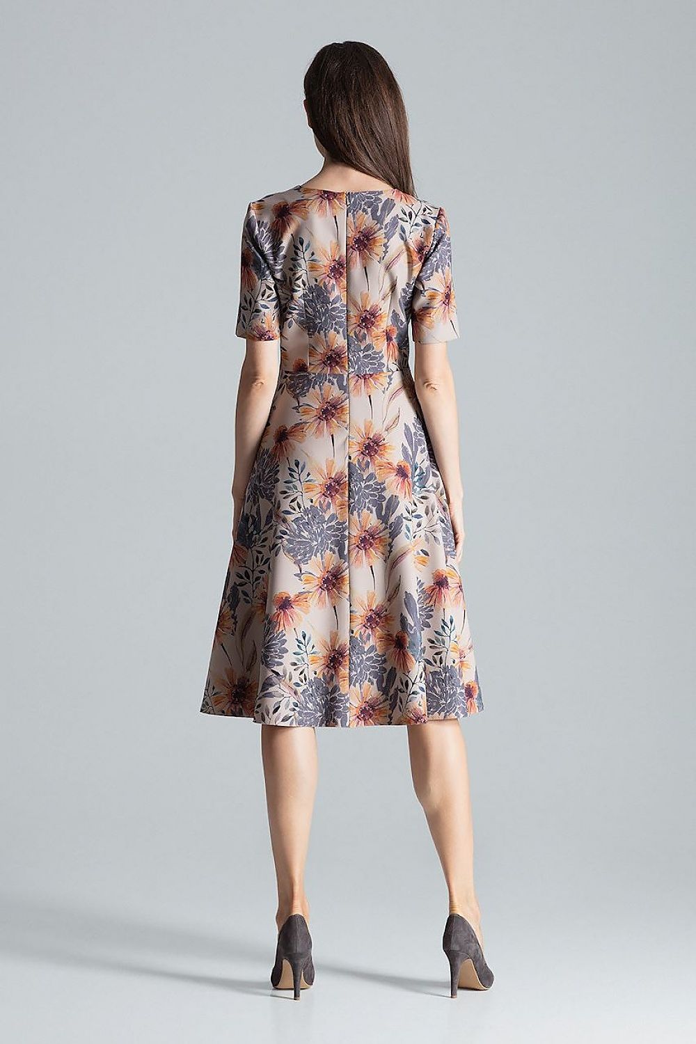 Elegant maroon midi dress with short sleeves by Figl, featuring a flared skirt and practical side pockets.