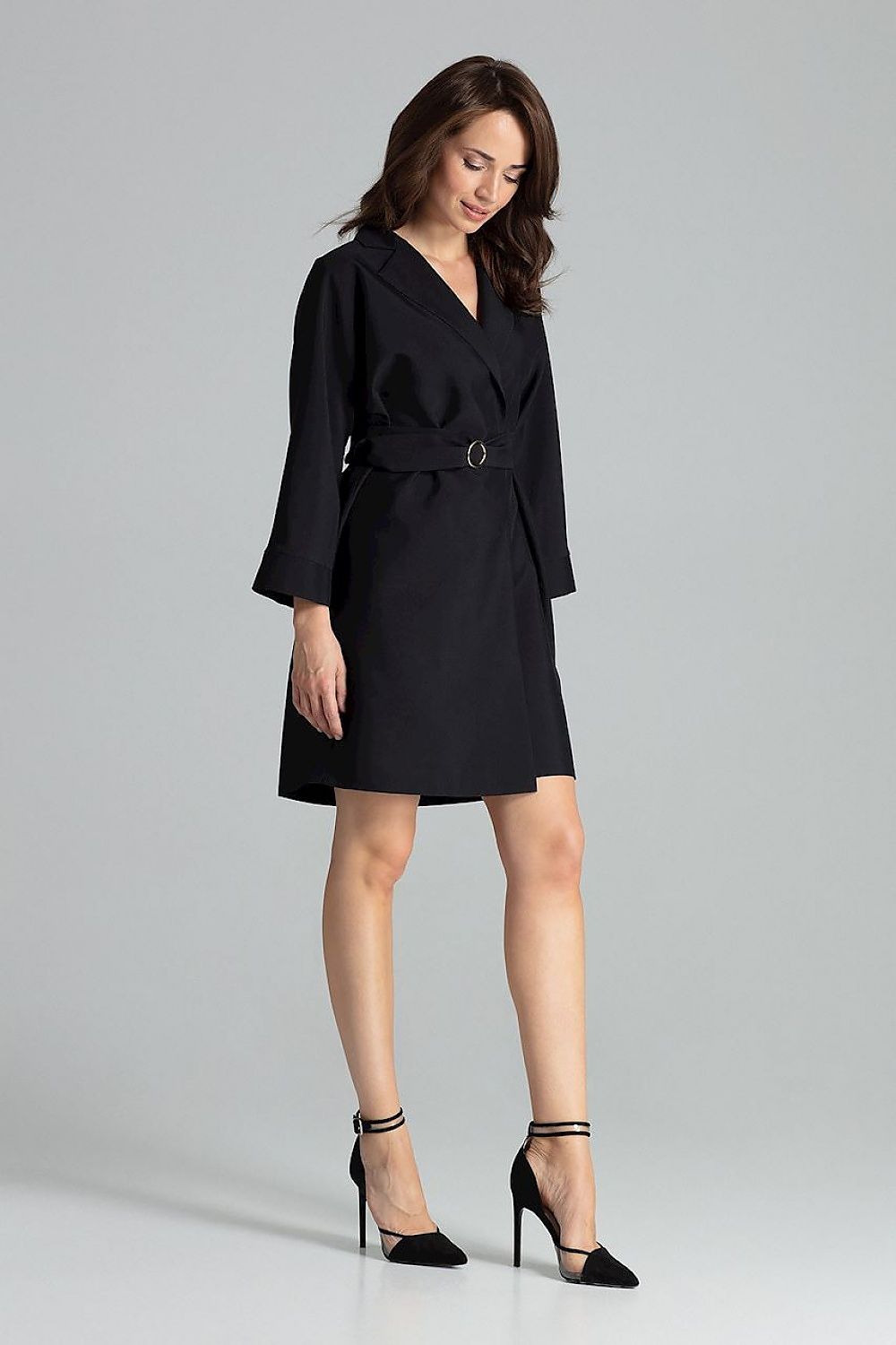 Detailed view of the gold buckle belt on sapphire loose-fitting daydress jacket by Lenitif, highlighting the luxurious design.