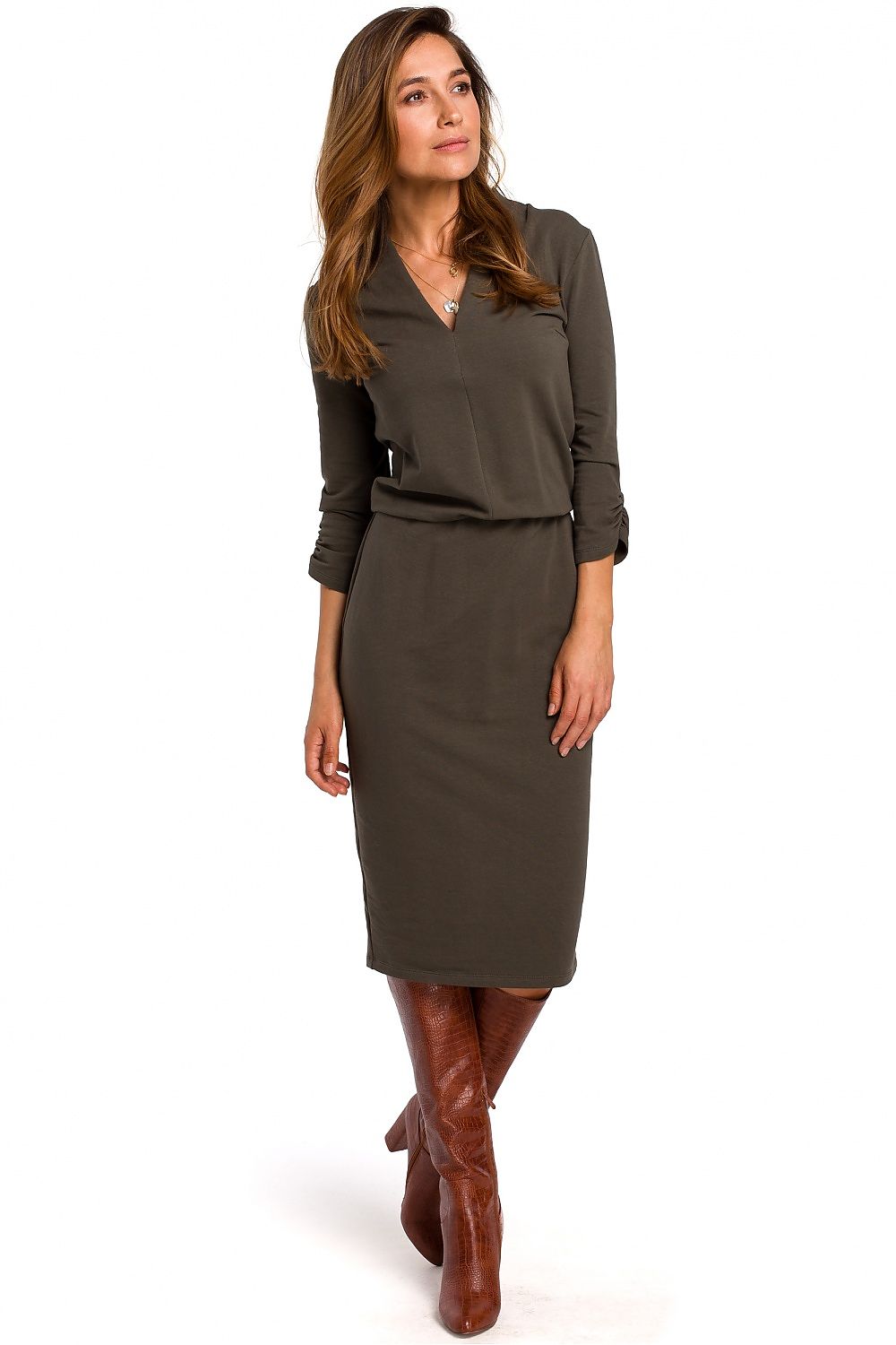 Stylove Daydress: Elegant Cotton Knit Dress with Classic Cut and Elastic Waist, perfect for the sophisticated woman seeking elegance and comfort.