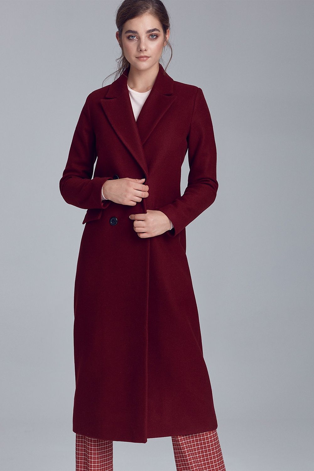 Elegant Wool Blend Double-Breasted Long Coat by Nife, showcasing timeless style and comfort, perfect for autumn fashion.