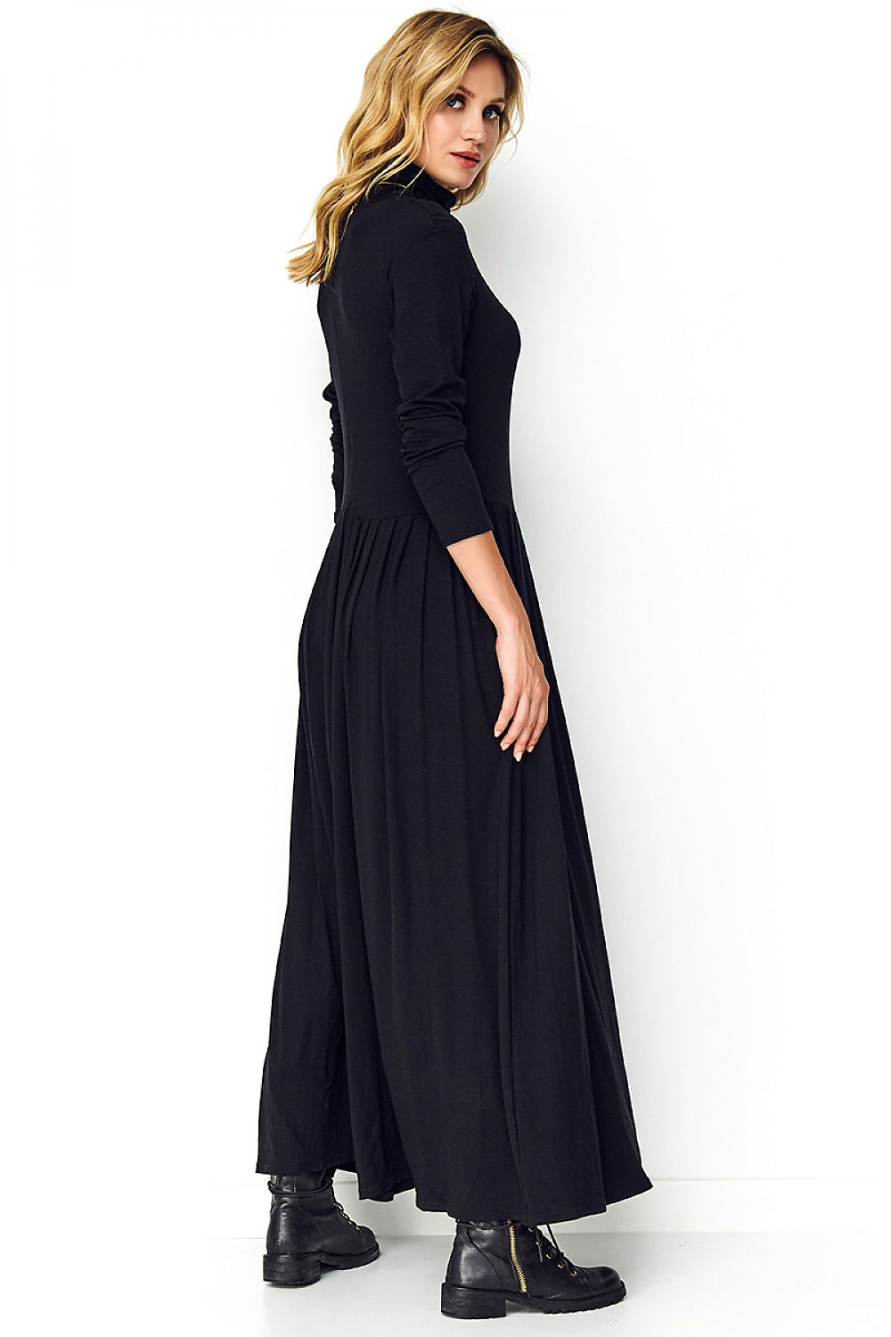 Chic Makadamia daydress capturing the essence of minimalist fashion, suitable for elegant occasions or casual outings.