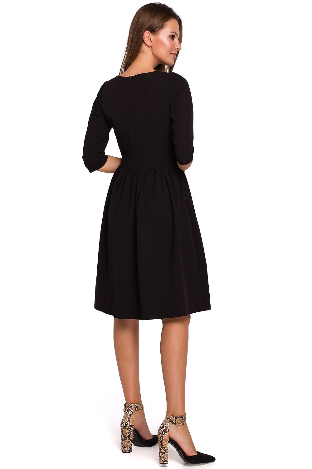 Elegant flared midi dress with fitted darts and covered zipper by Makover, showcasing a sophisticated silhouette for classic women's fashion.