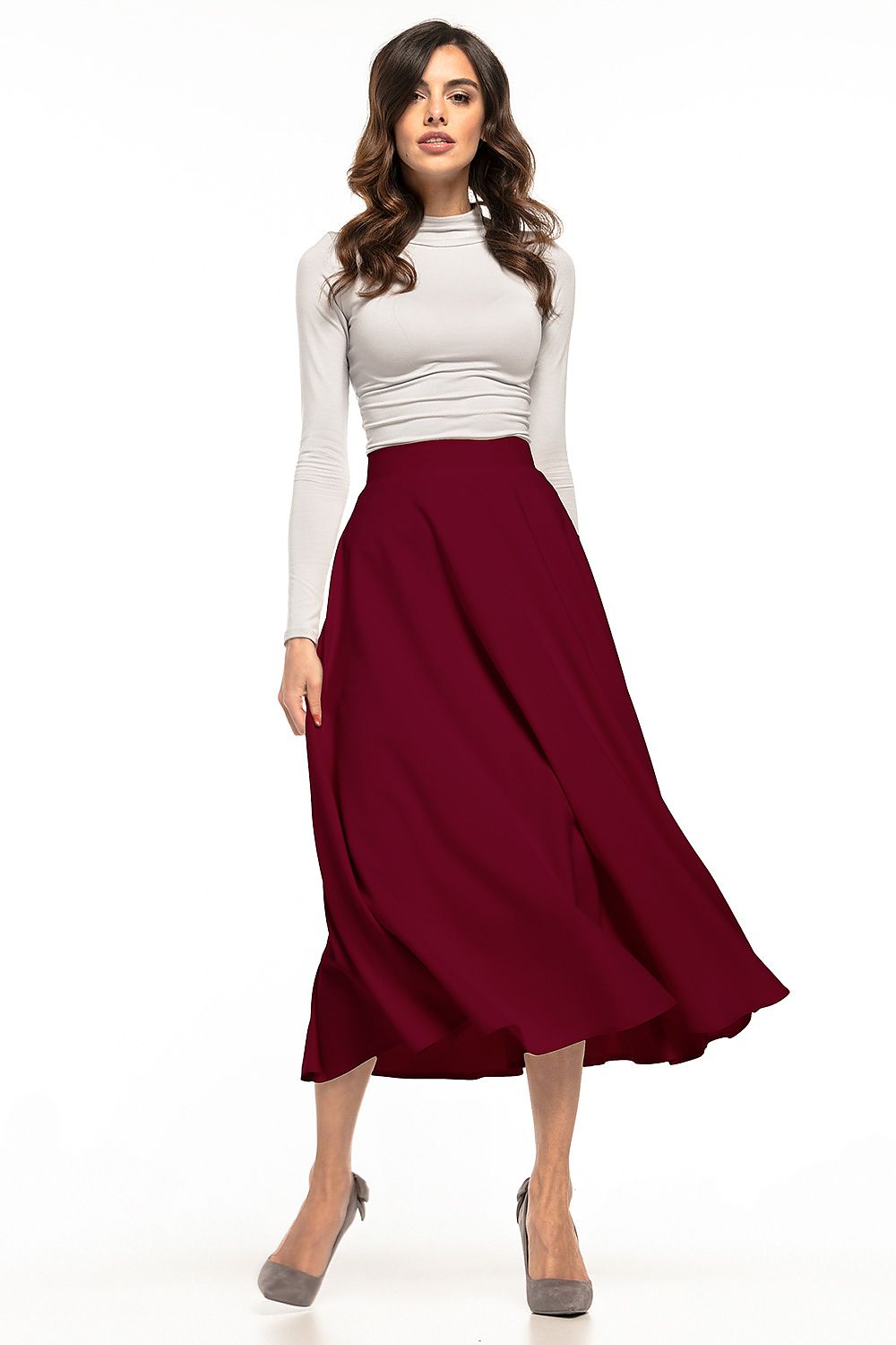 Luxurious 50s-style midi skirt in rich burgundy by Tessita, featuring a flattering cut and designed for graceful movement.