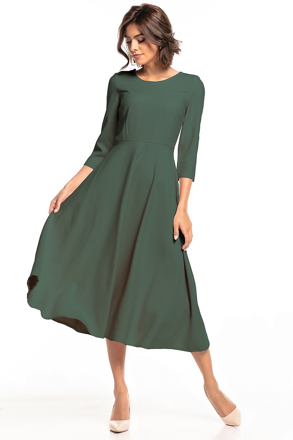 Elegant Tessita lightweight maxi dress showcasing a graceful fit, perfect for versatile occasions. The dress features a covered zipper and a flowing silhouette, accentuating feminine charm.