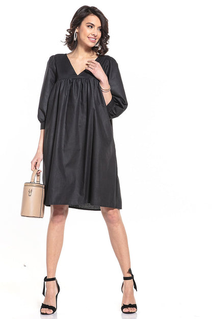 Luxurious midi dress by Tessita featuring a sophisticated scoop neckline and elegant 3/4-length sleeves, perfect for upscale occasions.