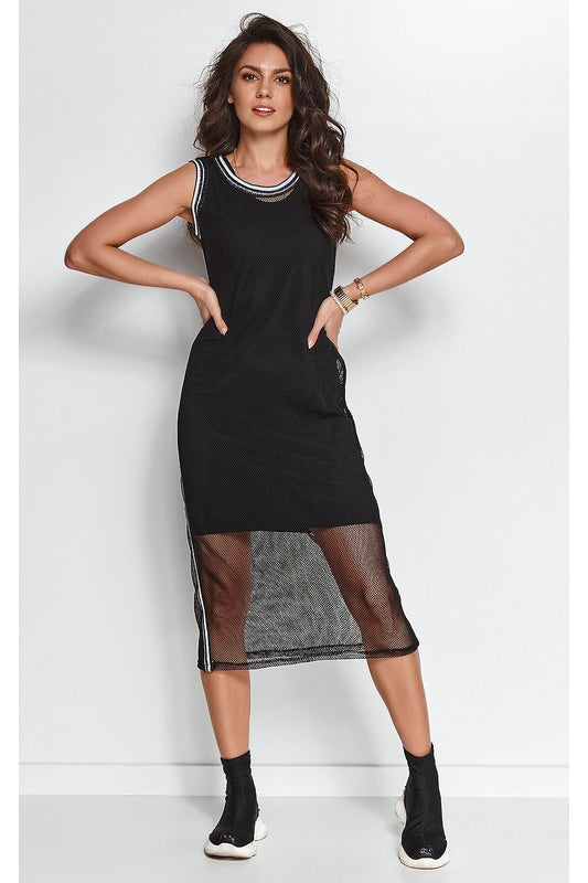 Fashion elegance captured with the Daydress Numinou by Numinou, featuring a sleeveless design and sporty mesh fabric, ideal for a casual yet sophisticated look.