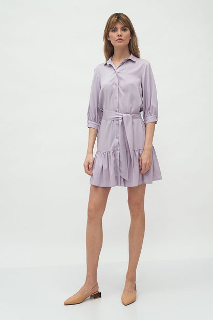 Sophisticated front view of the lilac Daydress Nife, showcasing its stylish design and versatile elegance, ideal for day-to-night styling.