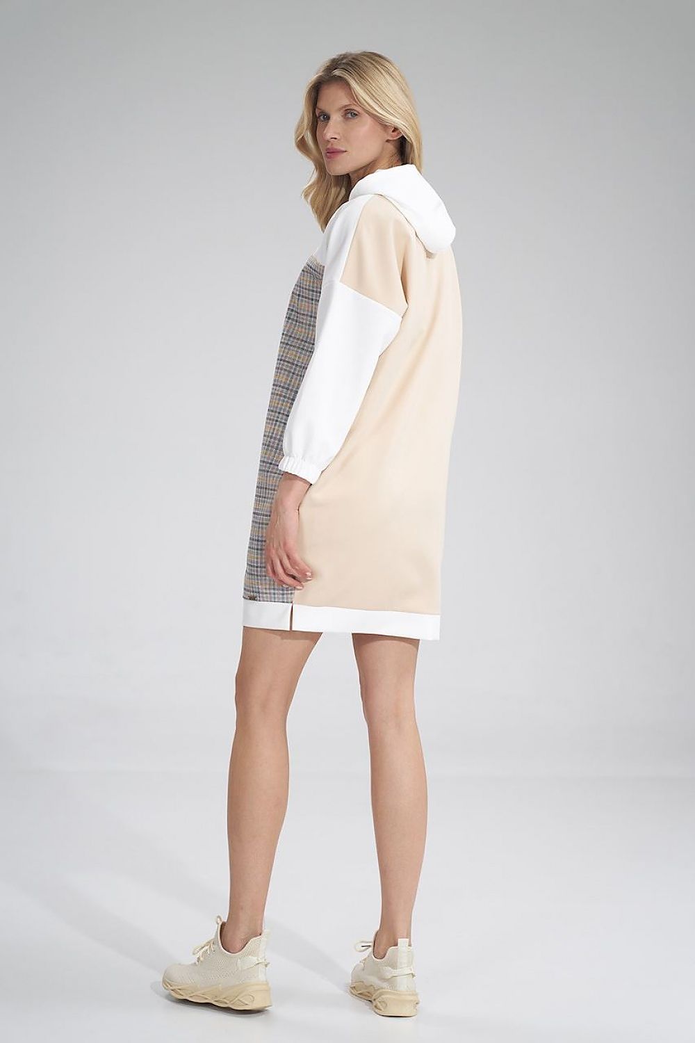 Chic back view of Daydress Figl, featuring a sophisticated mix of colours and textures, perfect for any upscale occasion.