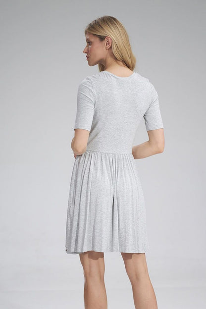 Sophisticated grey summer dress from Figl, designed with a half-round neckline and a gently flared bottom, perfect for a refined casual look.