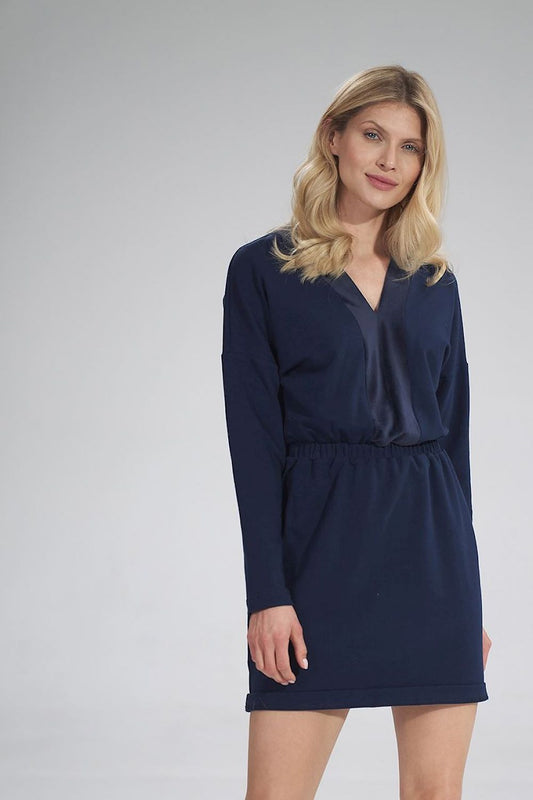 Elegant Daydress Figl in navy, featuring long sleeves and a sophisticated V neckline, designed for a refined and luxurious look.