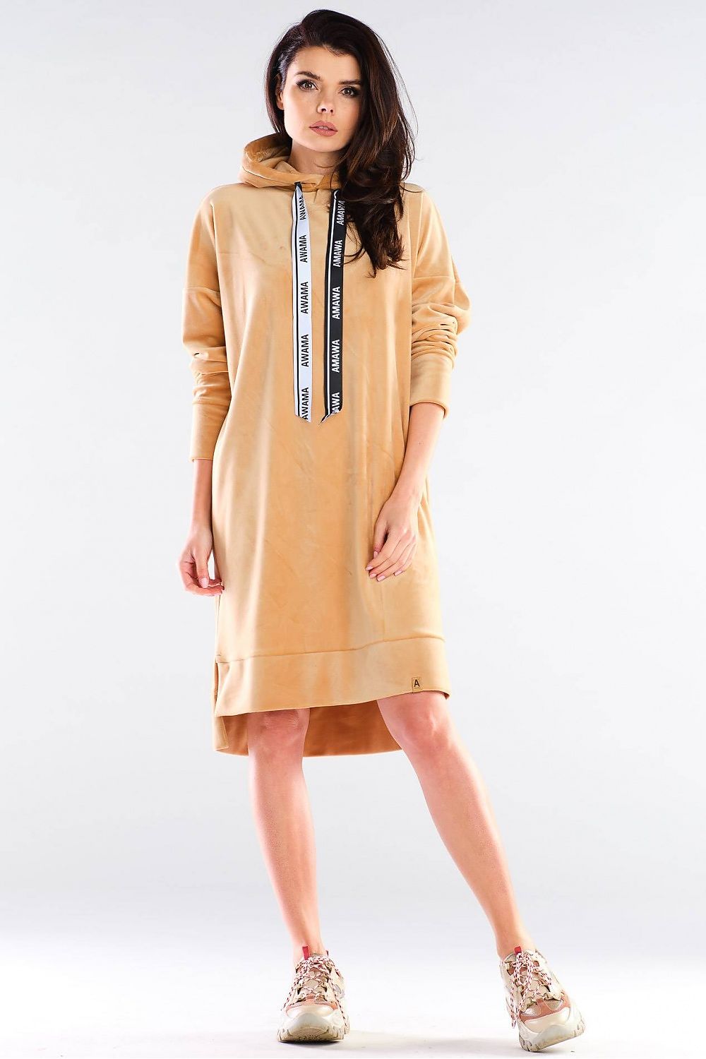 Elegant loose-fitting Daydress by awama, featuring a cozy hood and stylish logo tapes, perfect for spring outings.