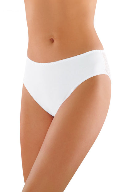 Babell Panties - Luxurious white brazyliana panties featuring a smooth front and delicate lace detailing, designed for comfort and elegance.
