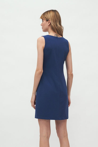 Stylish Nife daydress with a flattering cut, designed for women seeking elegance and comfort in their office wardrobe.