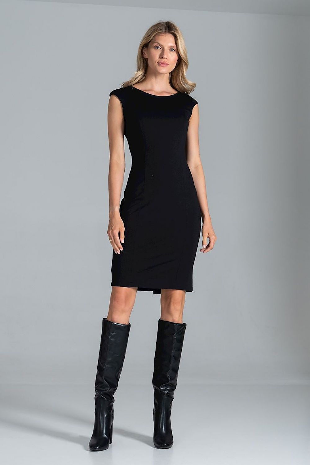 Stylish black Elegant Figl Fitted Midi Dress, sleeveless design accentuating gracefulness, ideal for evening events.