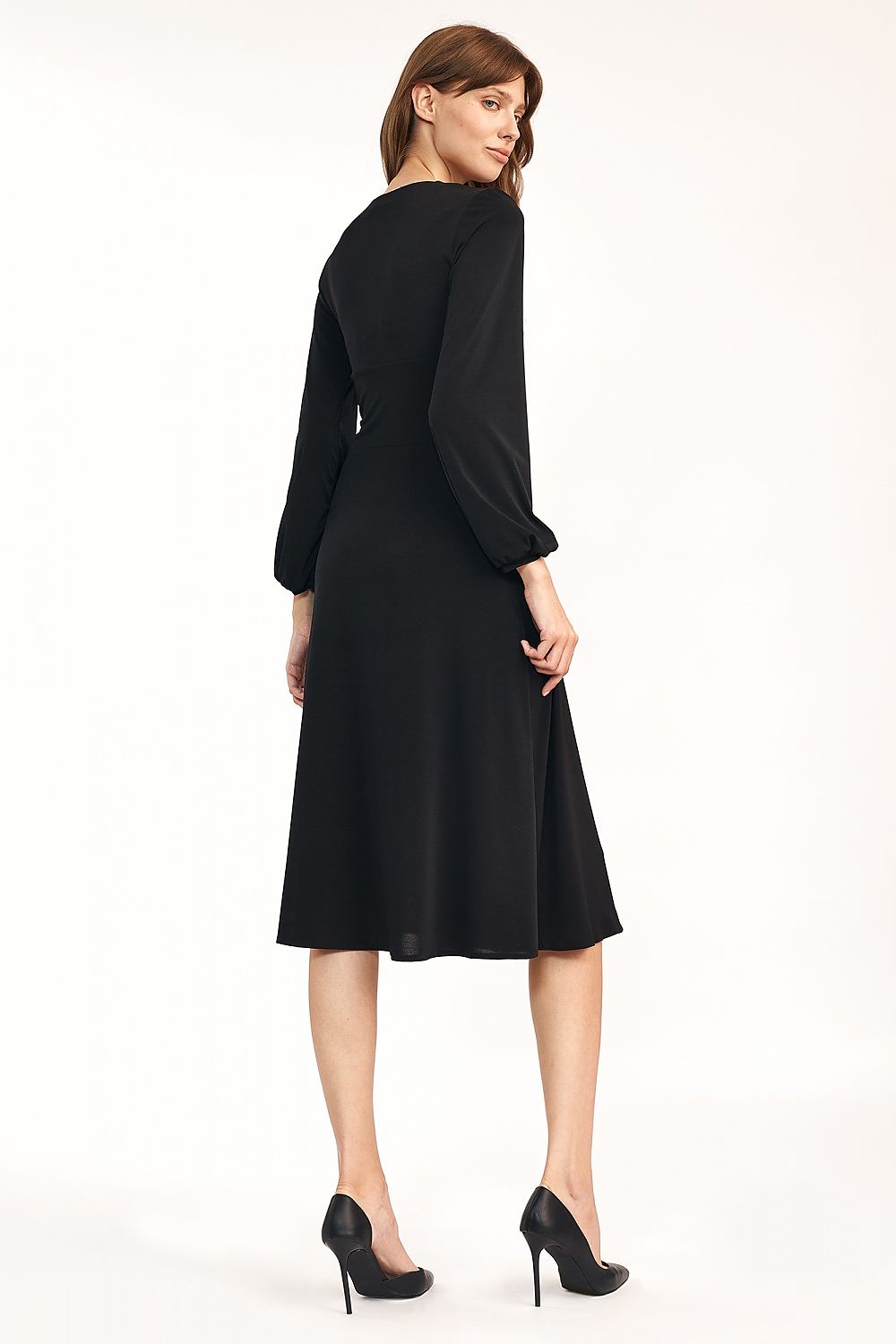 Classic Midi Dress with V Neckline and Long Sleeves by Nife - Graceful back angle in black, highlighting the elegant design and perfect fit for a luxurious look.