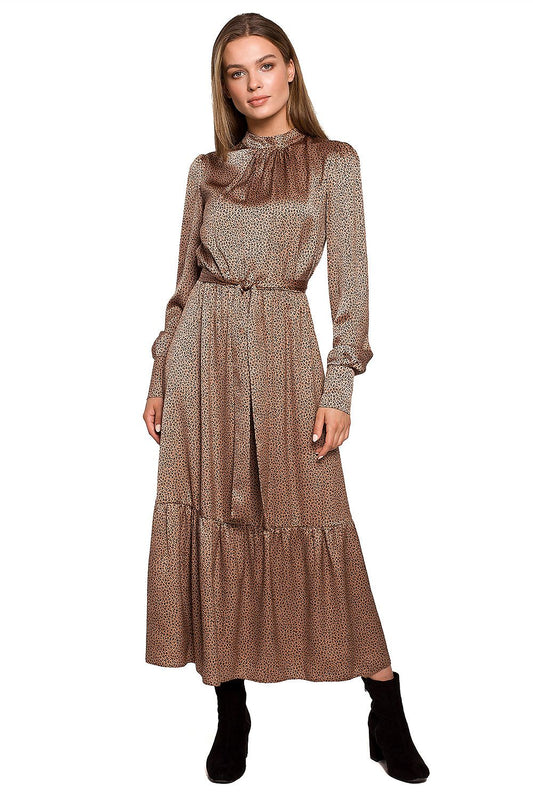 Elegance Meets Comfort: Leopard Print Maxi Dress with Ruffle and Stand-Up Collar by Stylove, showcasing a model in a chic leopard print dress with a stylish stand-up collar and ruffle details, perfect for autumn wear.