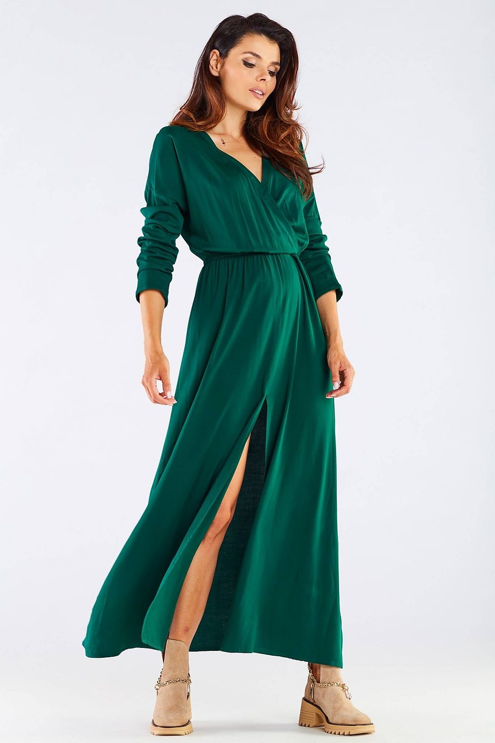 Elegant Long Sleeve Daydress in Viscose with Zip Detail - Perfect for Colder Days, showcased on a model in green with a thigh-high slit, styled with ankle boots.