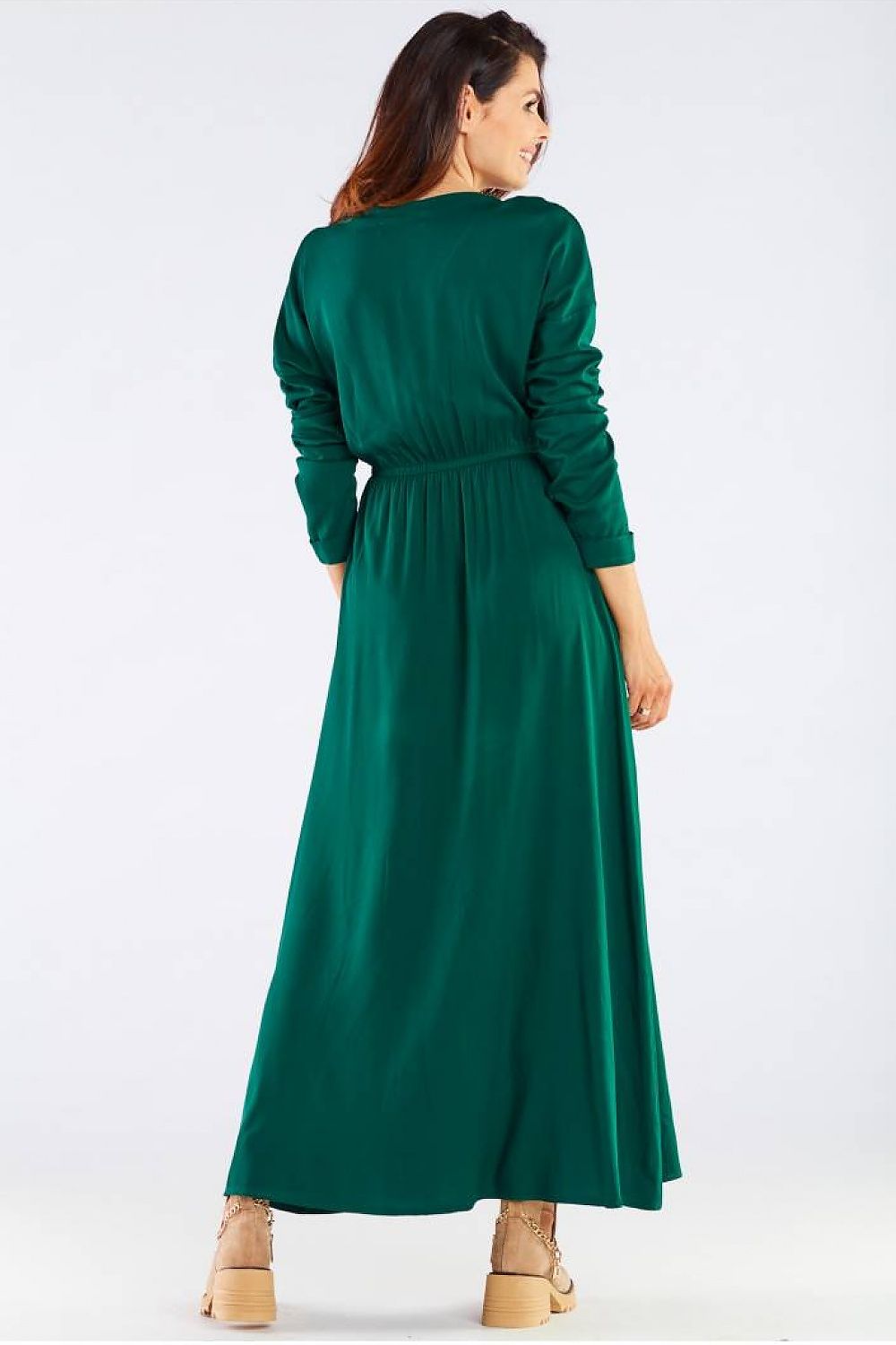 Back view of the Elegant Long Sleeve Daydress in Viscose with Zip Detail - Perfect for Colder Days, highlighting the flowing design in a rich green shade.