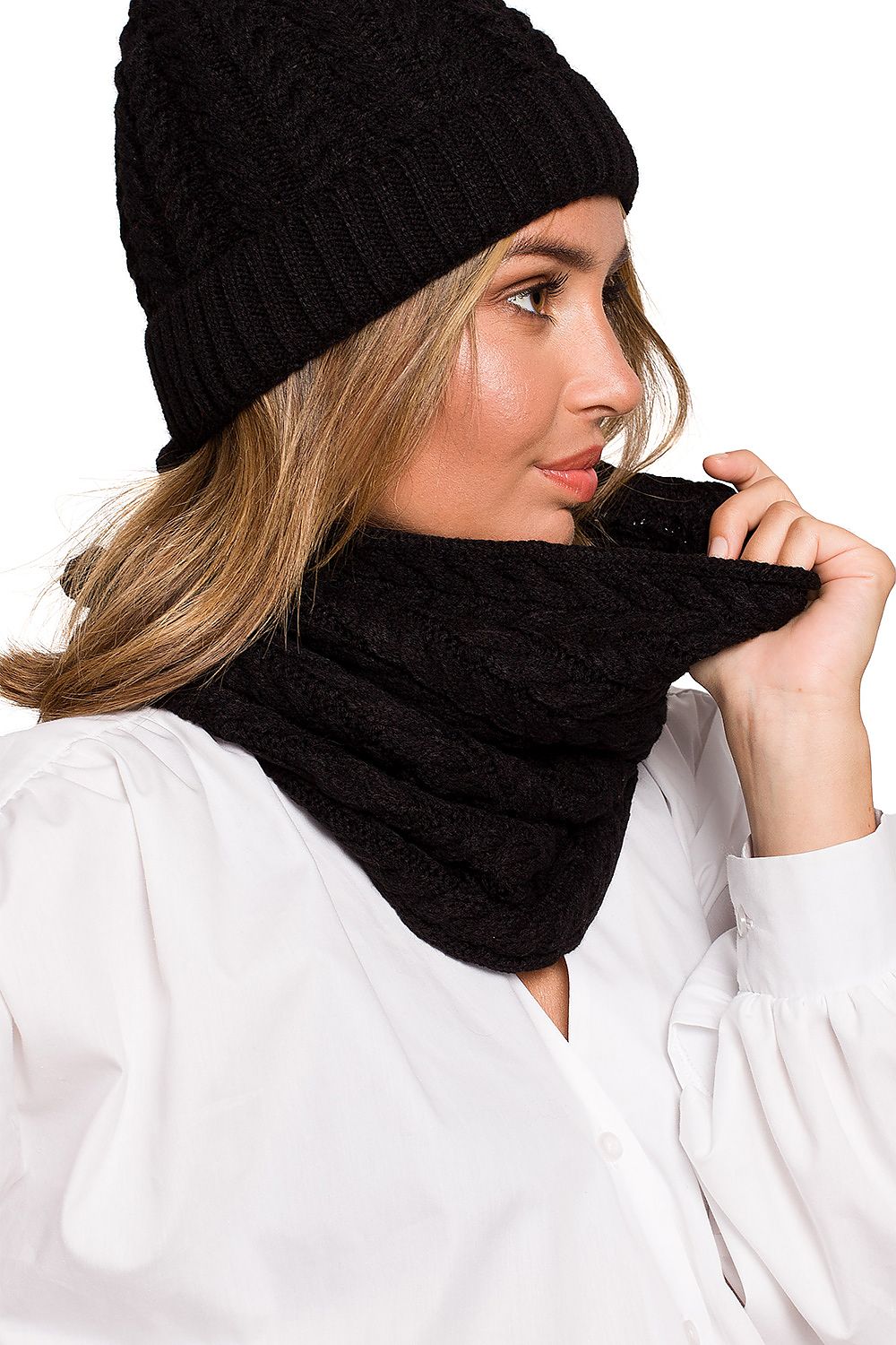 Luxury Thick Plaid Knit Infinity Scarf for Autumn and Winter by BE Knit worn elegantly by a model with a stylish black beanie, showcasing its soft texture and chic design.