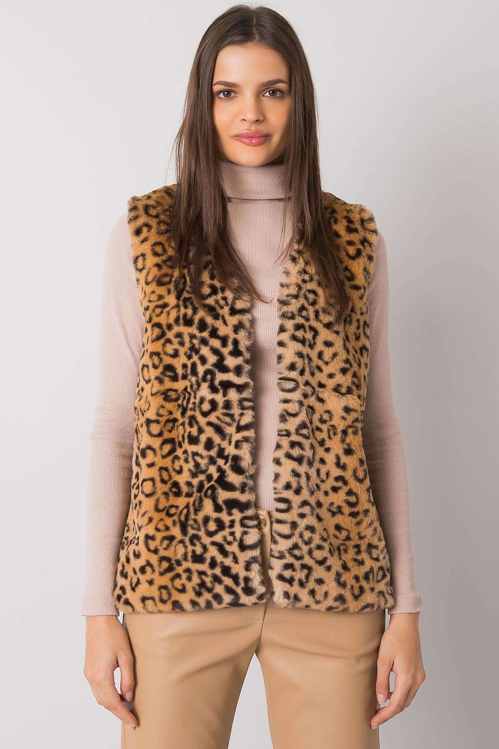 Elegant fur vest by Yups with an animal print, perfect for a chic winter look.