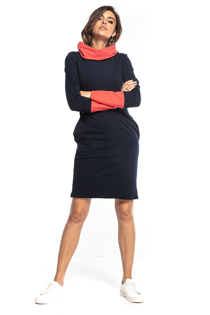 Chic Tessita daydress with a vibrant contrasting neckline and sleeves, ideal for effortless style and everyday comfort.