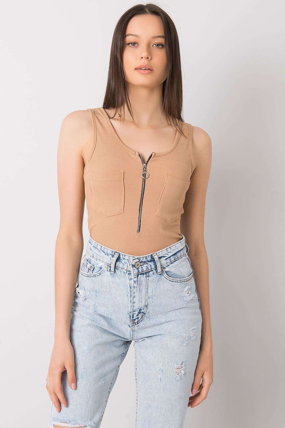 Luxury Italy Moda T-Shirt with Decorative Zipped Pockets and Round Neckline for Summer, model presenting a close-up of a chic beige sleeveless top with a zip pocket detail.