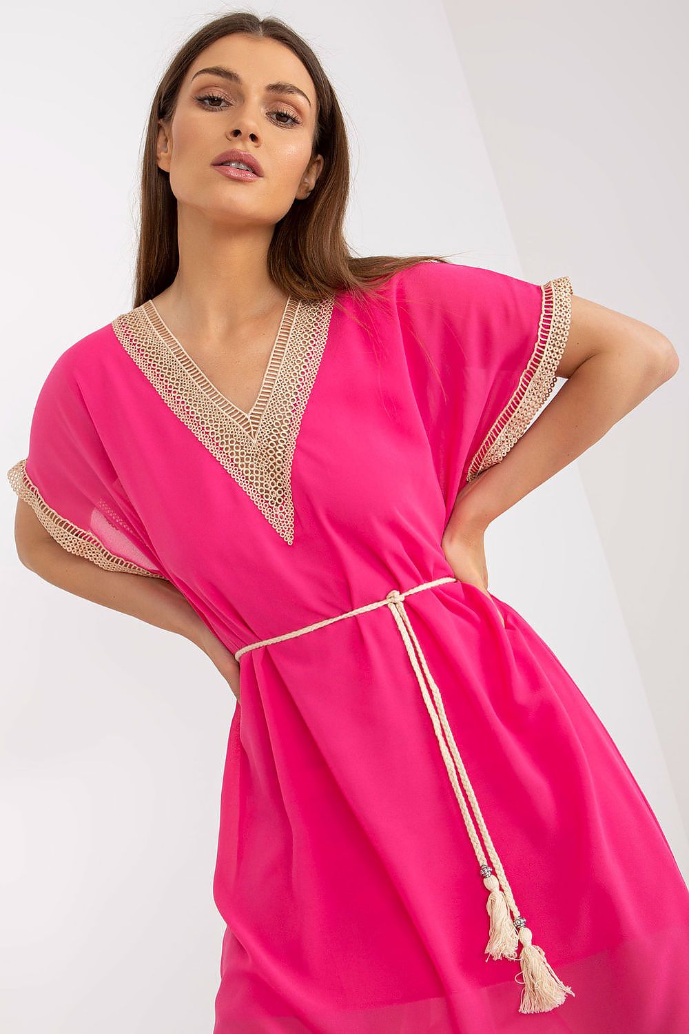Chic and sophisticated, the Italy Moda Loose-Fitting Daydress in pink highlights a heart neckline and openwork accents, designed for elegant summer gatherings.