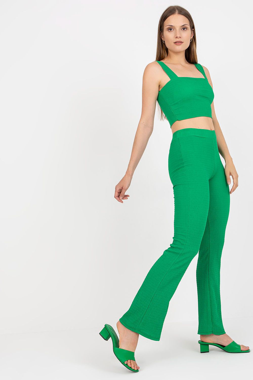 Italy Moda Women's Elegant Two-Piece Set in an exquisite green tone, featuring a sophisticated cropped top and high-waisted pants, ideal for fashionable outings.