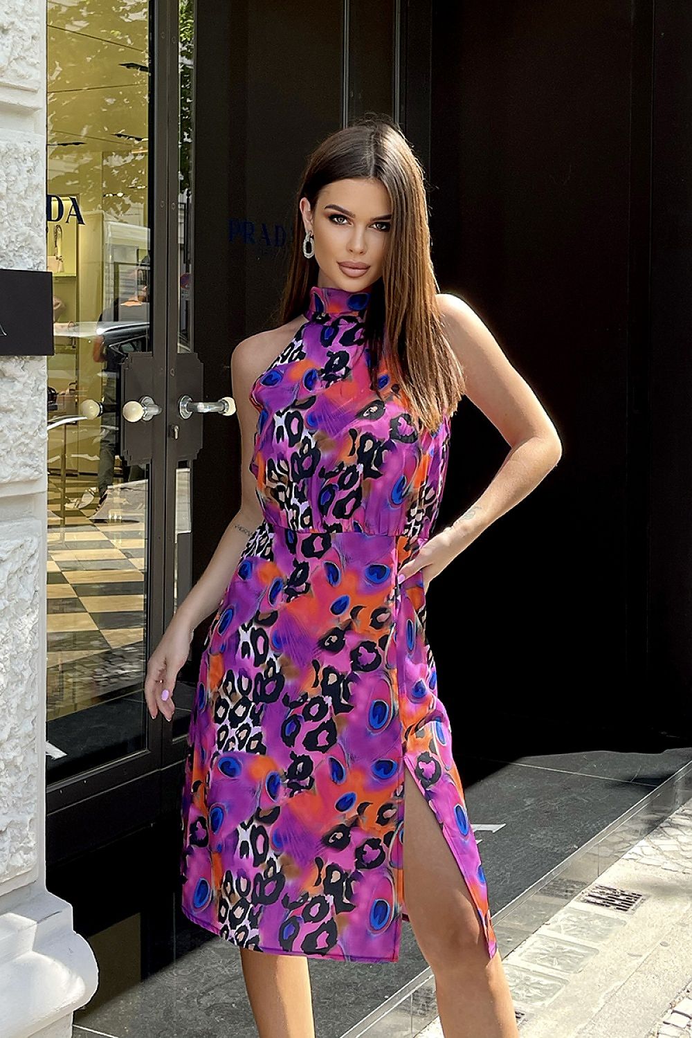 Elegant knee-length daydress by Bicotone, featuring a stylish neck tie and crafted from breathable, patterned fabric, perfect for summer days.