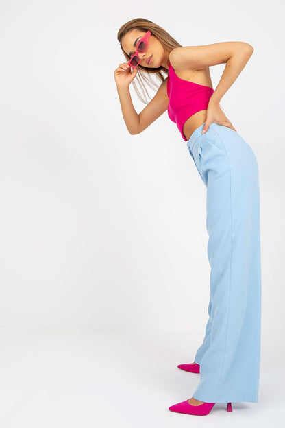 Luxury High-Waisted Women's Trousers with Zipper Closure and Side Pockets by Xsapienza, captured in a stylish pose complementing a chic pink outfit, ideal for modern fashion enthusiasts.