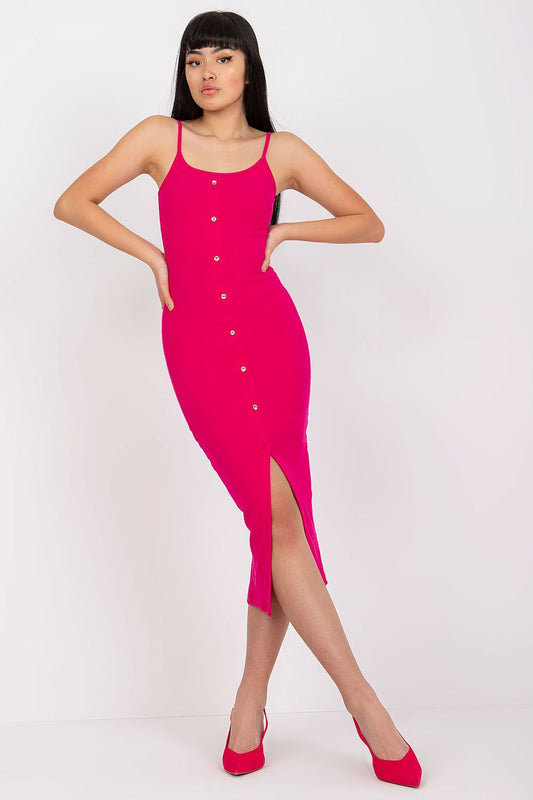 Elegant ribbed summer dress with straps and decorative buttons by Rue Paris, featuring a pencil cut design and thigh slit, perfect for a luxurious summer look. Fits EU sizes S to L.