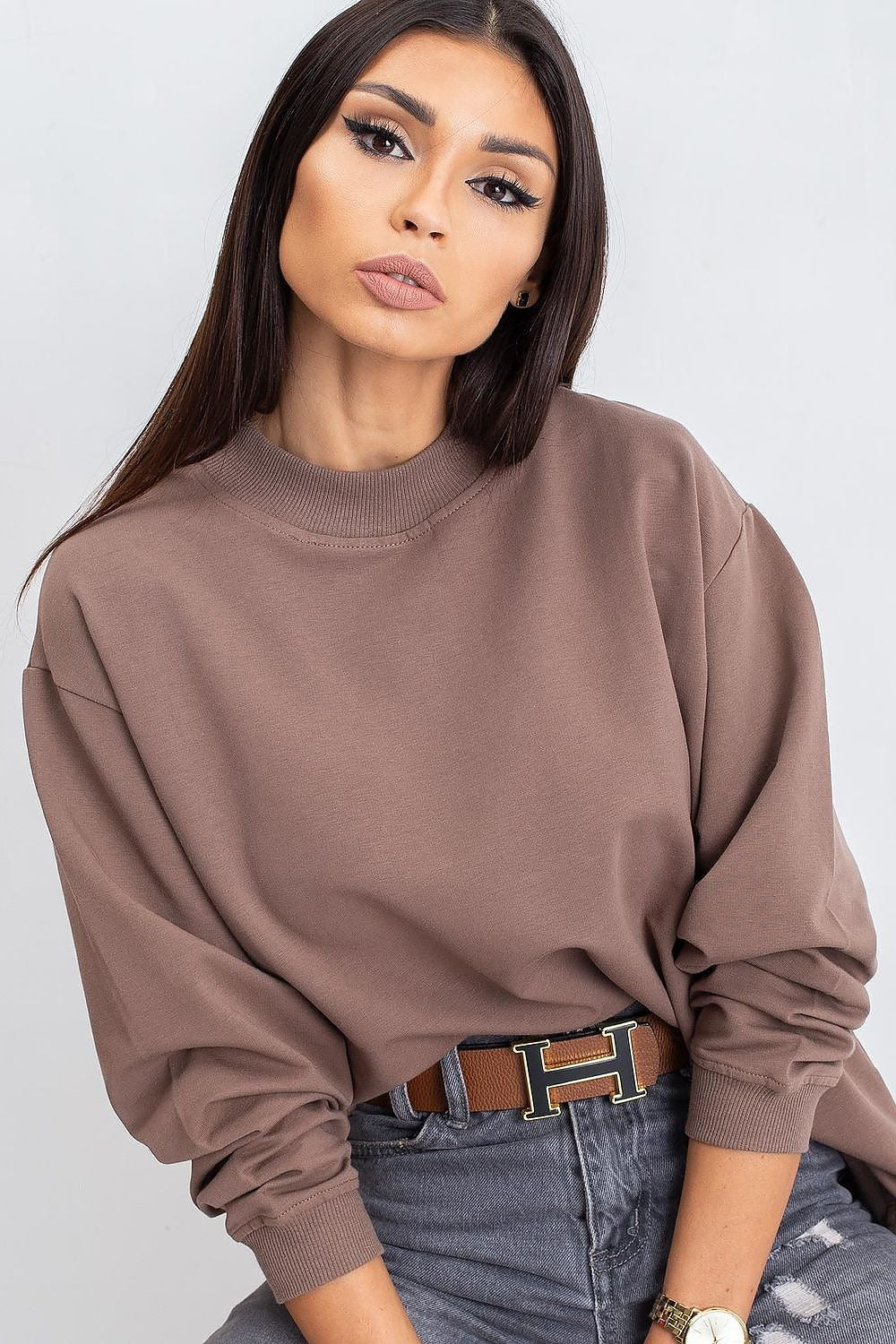 Luxury Women's Cotton Sweatshirt with Stand-Up Collar - Breathable Comfort & Style. Model showcasing a stylish brown cotton sweatshirt with long sleeves, exuding elegance and casual chic.