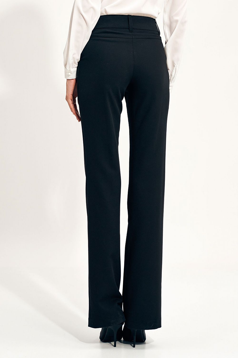 Elegant Flared Trousers with Pepite Print, tailored fit showcasing a refined silhouette from the rear view, perfect for office or evening occasions.