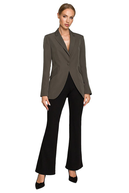 Elegant Women's Blazer Jacket with Feminine Fit, Classic Collar & Versatile Patch Pockets - Stylish model in a sophisticated brown blazer, viewing the style from a frontal perspective.