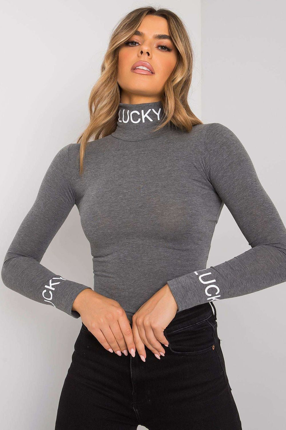 Elegant Cotton Blouse with Long Sleeves and Turtleneck by Ex Moda - Fitted Style with Contrast Lettering, showcased in sophisticated grey on a model, emphasizing its stylish and versatile appeal.
