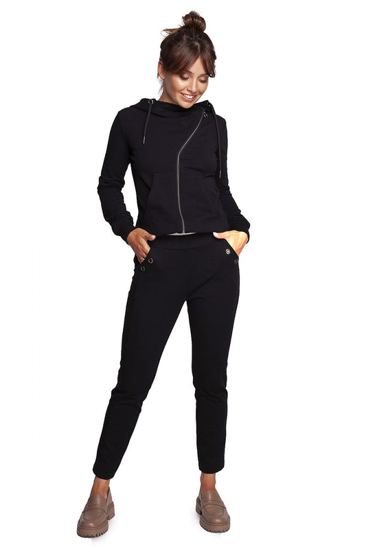 BeWear Women's Elegant Trousers with Elastic Waistband and Stylish Side Pockets showcased on a model in a chic black outfit, featuring a fashionable hoodie and tailored trousers.
