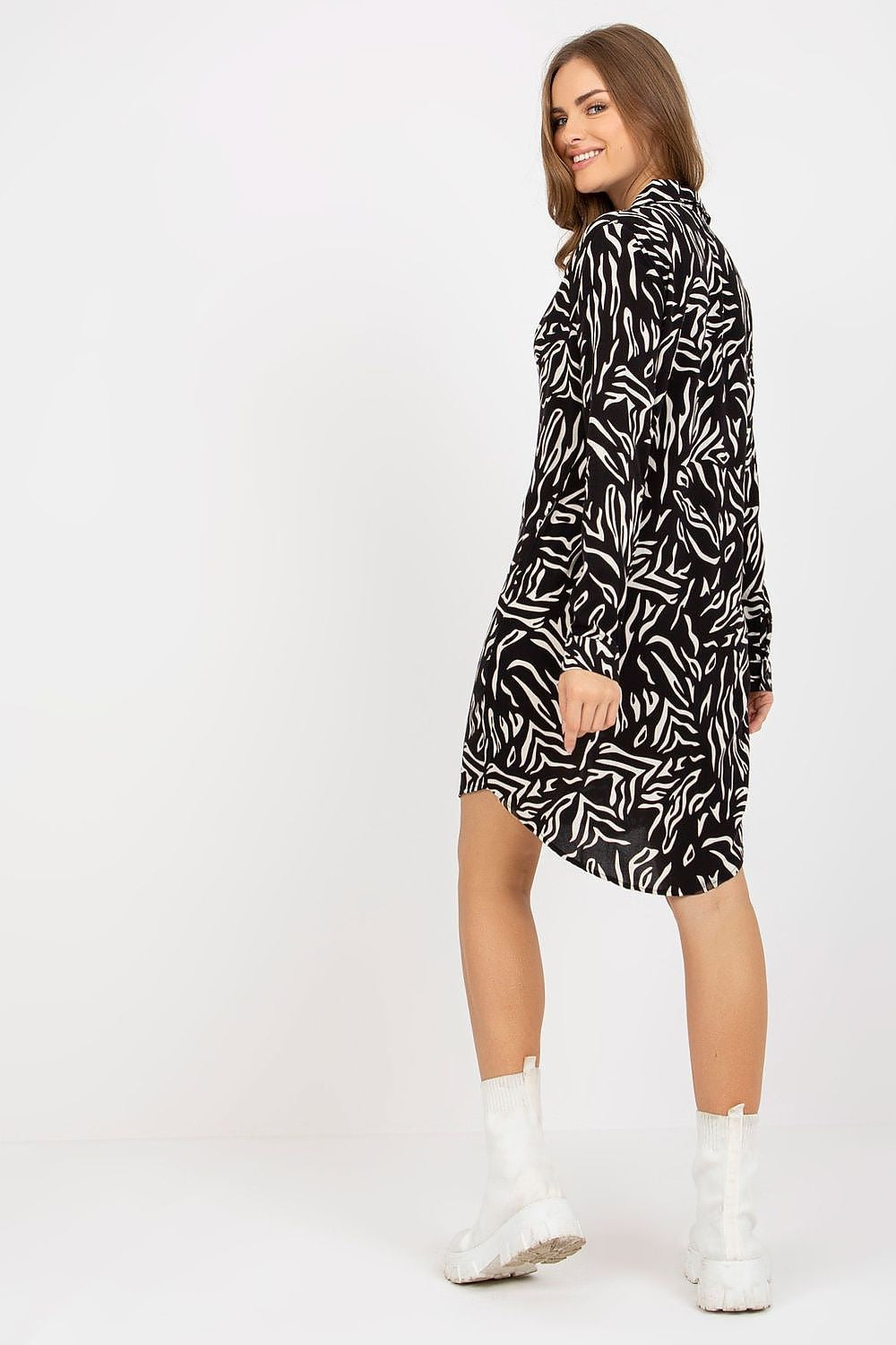 Back view of the Elegant Long-Sleeved Button-Down Shirt Dress by Rue Paris, highlighting the exquisite tailoring and unique pattern.