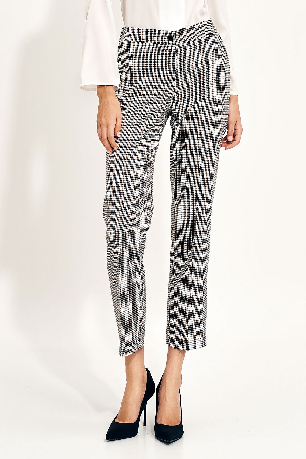 Nife Women's Chino Trousers with Elastic Waistband and Pockets - Elegant Fit for Modern Style, displaying a fashionable check-patterned trouser ensemble suitable for sophisticated occasions.