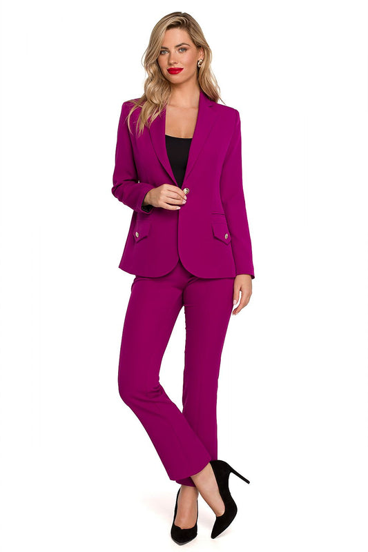 Elegant Makover Jacket with Metal Decorative Buttons – Perfect Cut and Fully Lined Design worn by a chic model, presenting a complete tailored suit in striking magenta, exuding contemporary luxury.