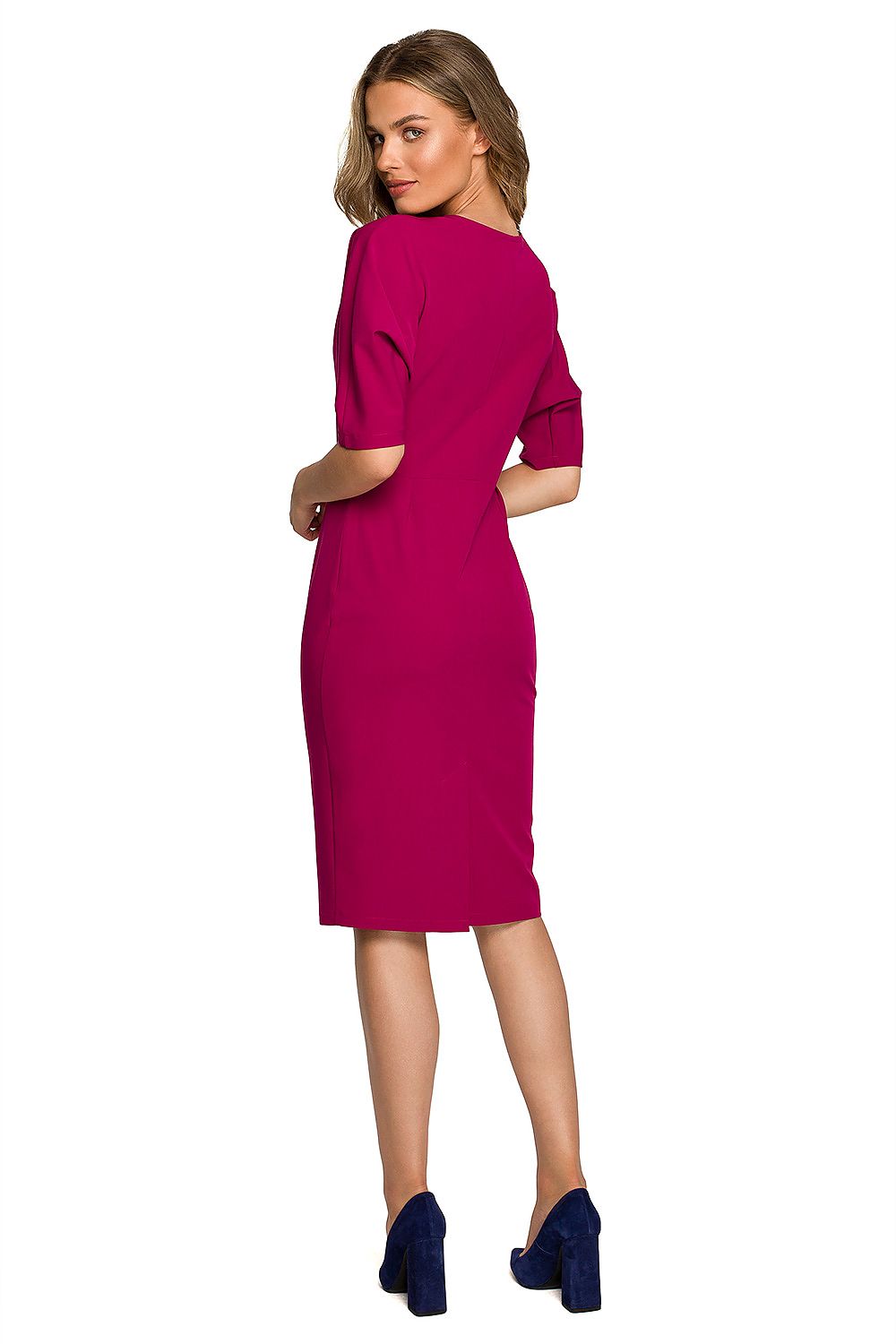 Rear view of an elegant woman in a magenta Stylove Daydress, highlighting the batwing sleeves and tailored pencil silhouette.