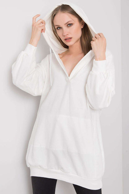 Luxurious women's white hooded sweatshirt with a kangaroo pocket and an extended cut, ideal for casual elegance.