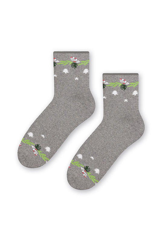 Chic Steven cotton terry winter socks adorned with stylish Christmas motifs on a soft grey base, perfect for keeping feet warm and cosy, available in sizes 35-40.
