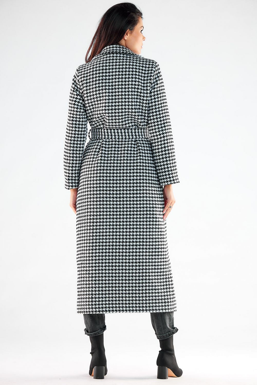 Back view of the luxurious houndstooth maxi coat by Awama, showcasing the tailored fit and elegant belted design, ideal for upscale casual wear.