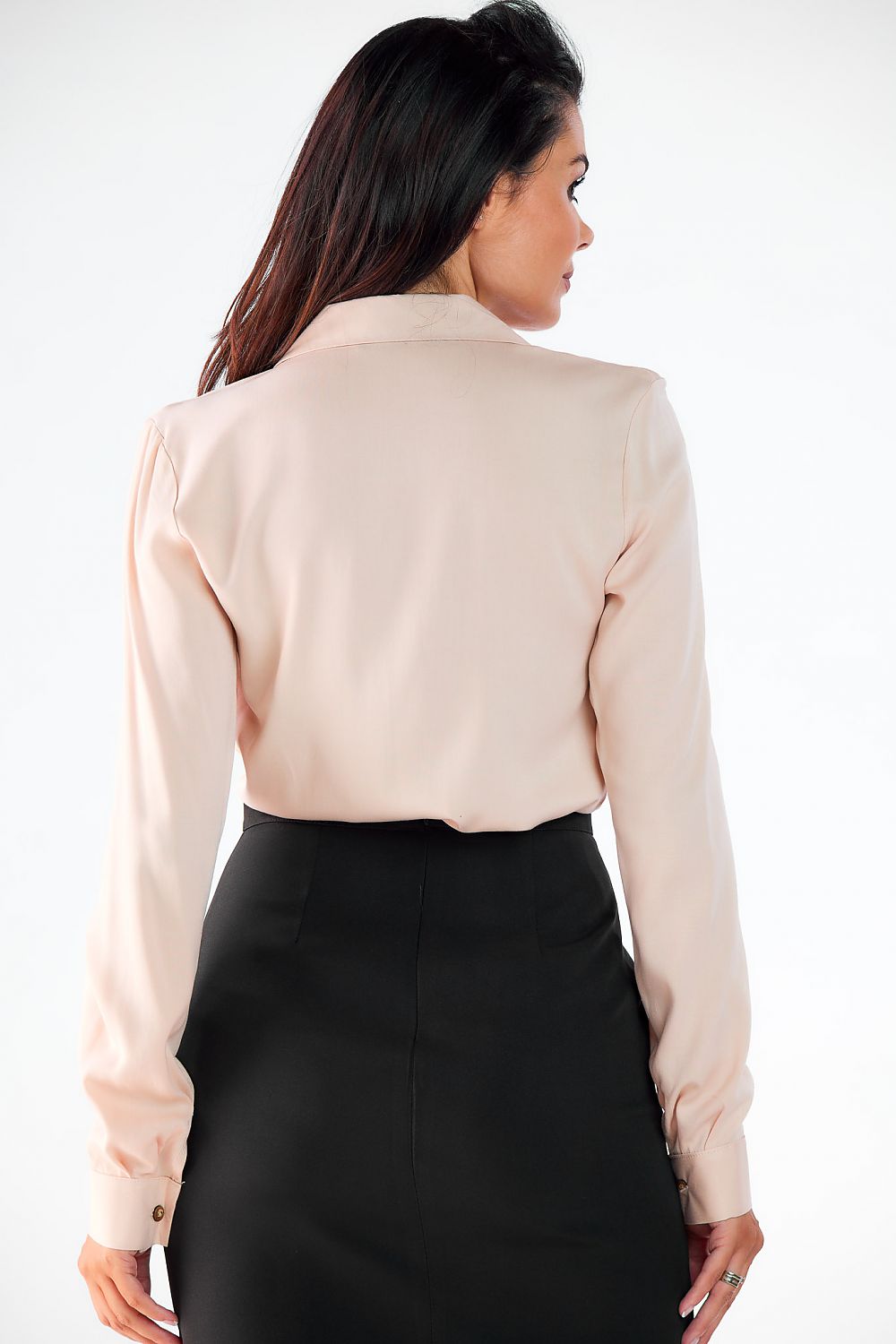Back view of a luxurious Awama long sleeve shirt in pink, emphasizing the refined cut and tailored fit, perfect for sophisticated outings.