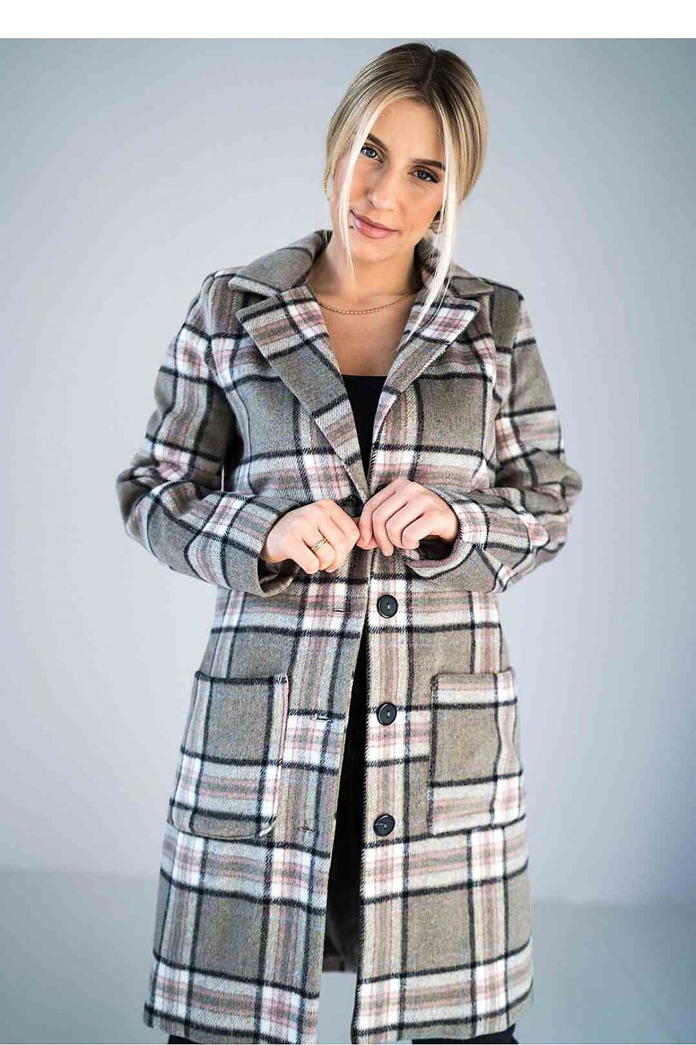 Luxurious knee-length checked coat by Figl featuring a stylish jacket-like collar, showcased on a model with elegant attire.
