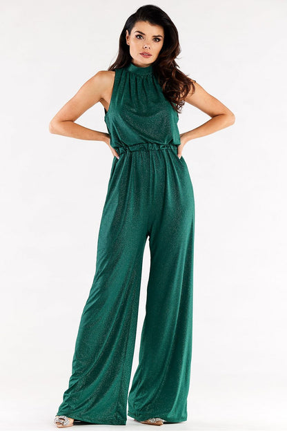 Stunning green wide-leg suit featuring a tied collar and elastic waistband, exuding sophistication and elegance.